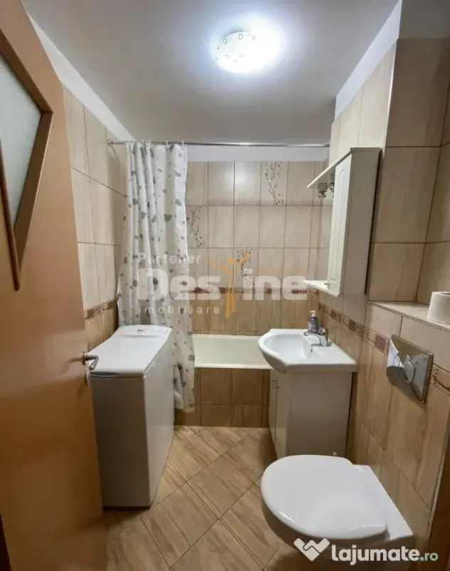 Apartament cu 2 camere decomandat 55 mp la etaj intermediar,
