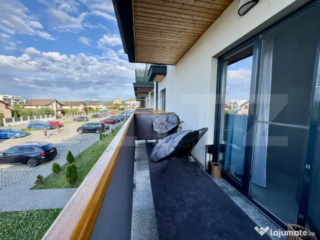 Vand apartament 3 camere - 81 mp - etaj 1 + loc de parcare -