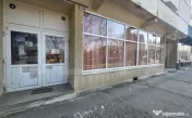 Victoria: Spațiu Comercial cu Vitrină, Ideal pentru Magazi 