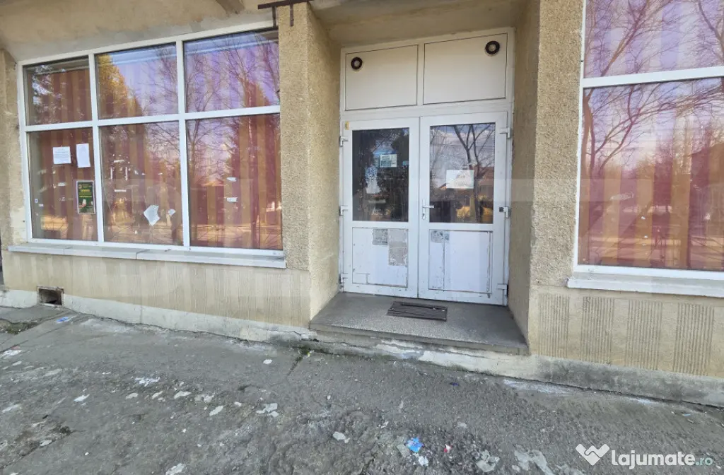 Spațiu comercial cu vitrină, ideal pentru magazin, 165 mp