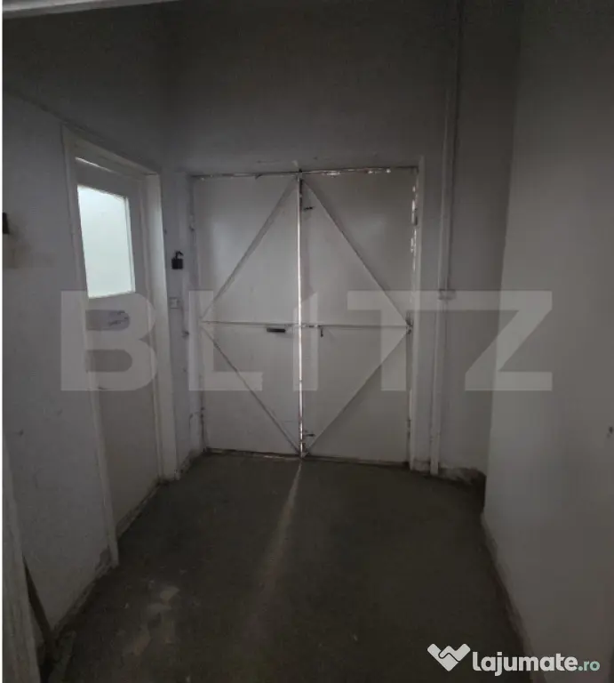Spațiu comercial cu vitrină, ideal pentru magazin, 165 mp