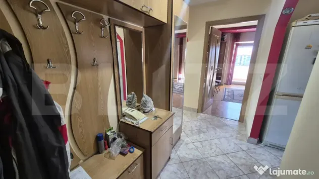 Apartament cu 3 camere de vanzare, 76,47 mp, in Carpati 2