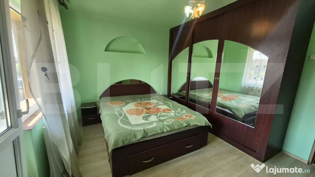 Apartament cu 3 camere de vanzare, 76,47 mp, in Carpati 2