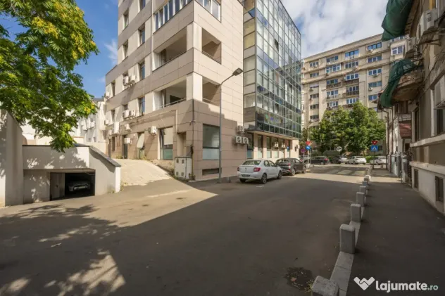 Unirii – Radu Vodă | Spațiu Comercial 248 mp | Două Fro