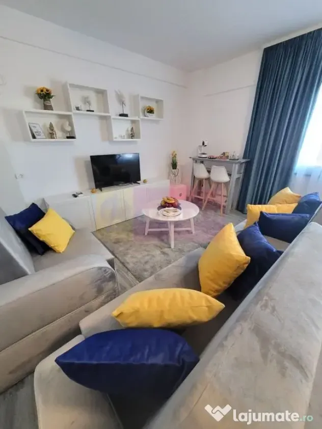 Apartament in prima linie parter cu vedere la mare.