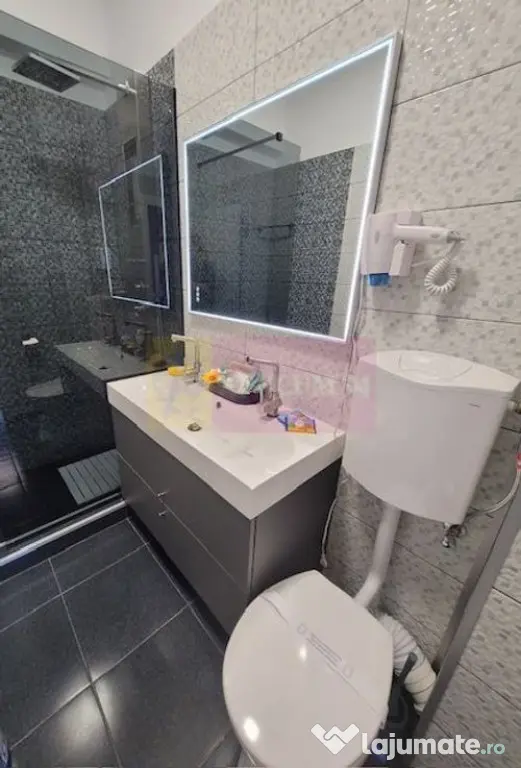 Apartament in prima linie parter cu vedere la mare.