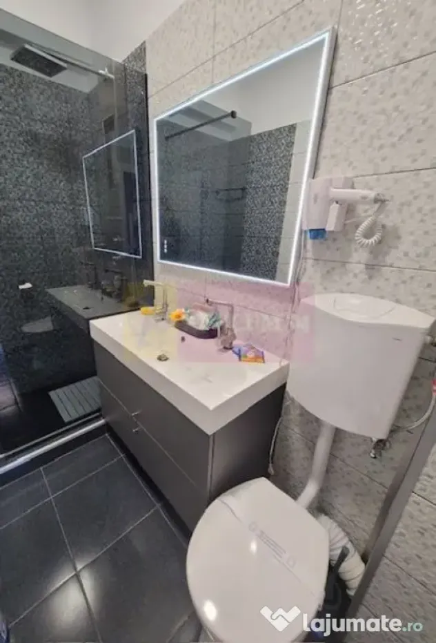 Apartament in prima linie parter cu vedere la mare.