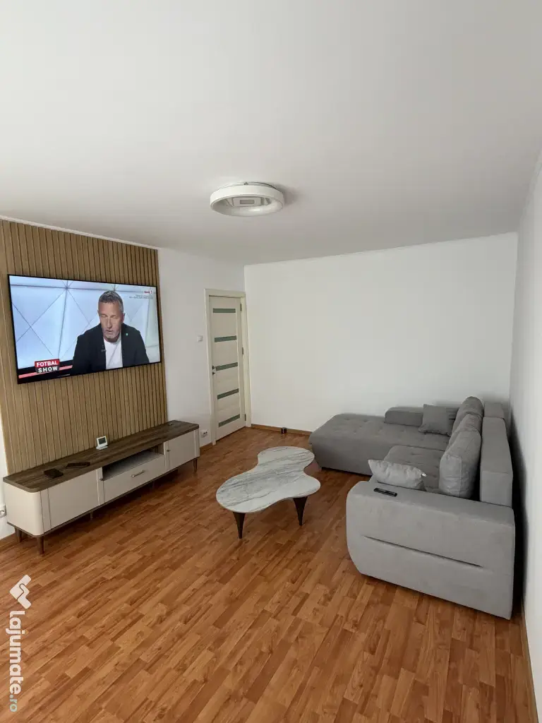 De inchiriat ap 3 camere Expo Parc