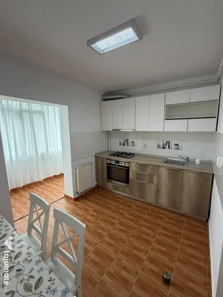 De inchiriat ap 3 camere Expo Parc