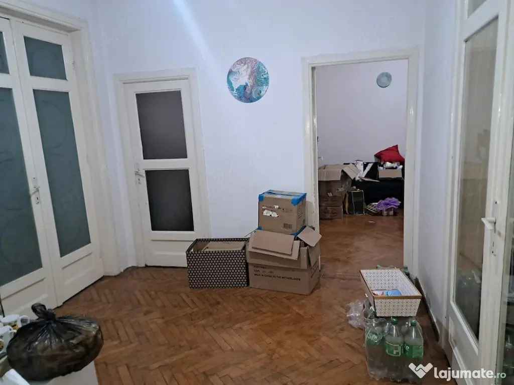 Apartament cu 3 camere decomandat în Universitate