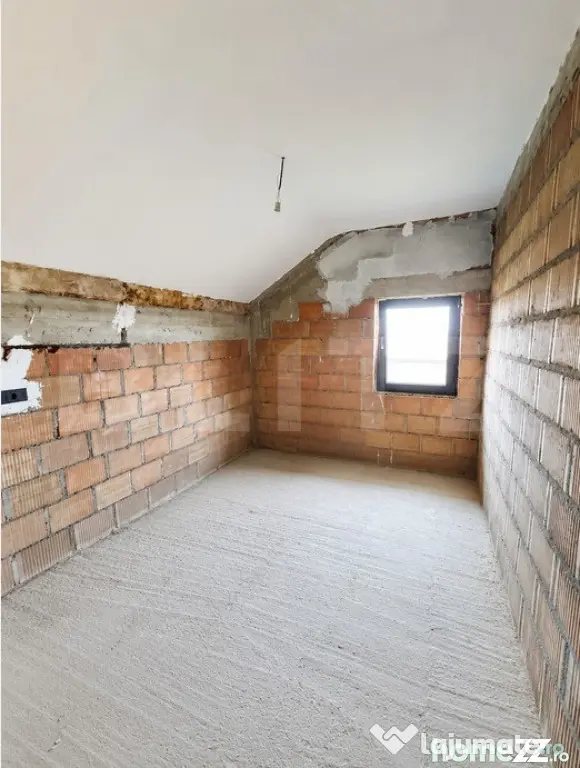 Casă semifinisată– la doar 100 m de asfalt, in zona Tarl - Tarlungeni (Brasov)