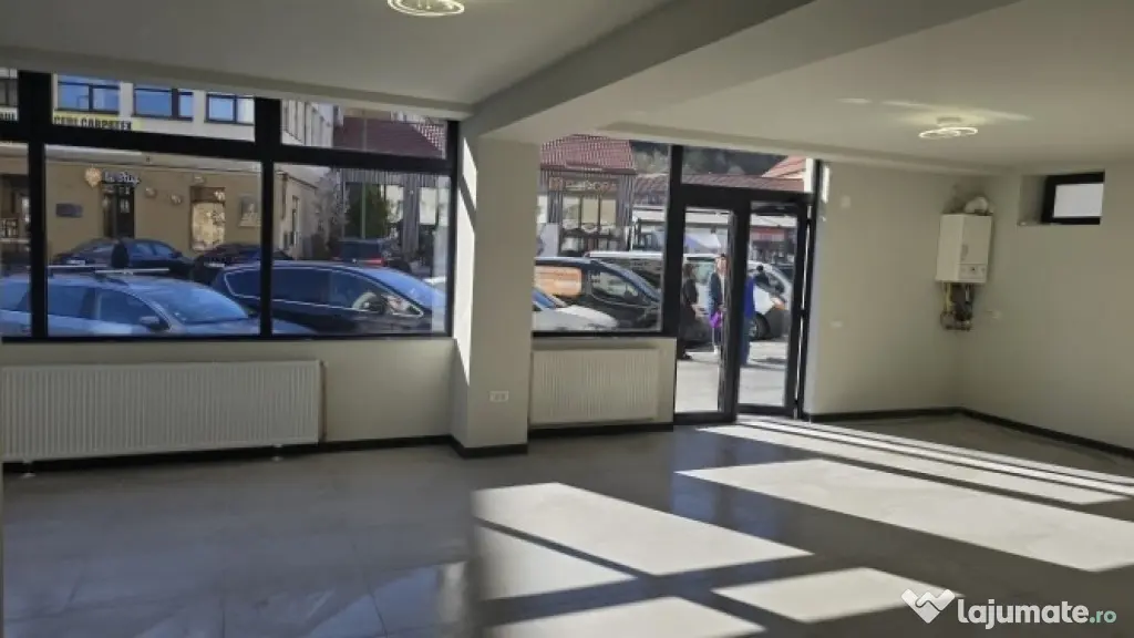 Inchiriez spatiu comercial 70mp utili,Centrul Civic, Brasov, 1.500euro