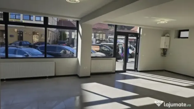 Inchiriez spatiu comercial 70mp utili,Centrul Civic, Brasov, 1.500euro