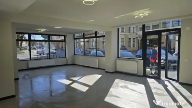 Inchiriez spatiu comercial 70mp utili,Centrul Civic, Brasov, 1.500euro