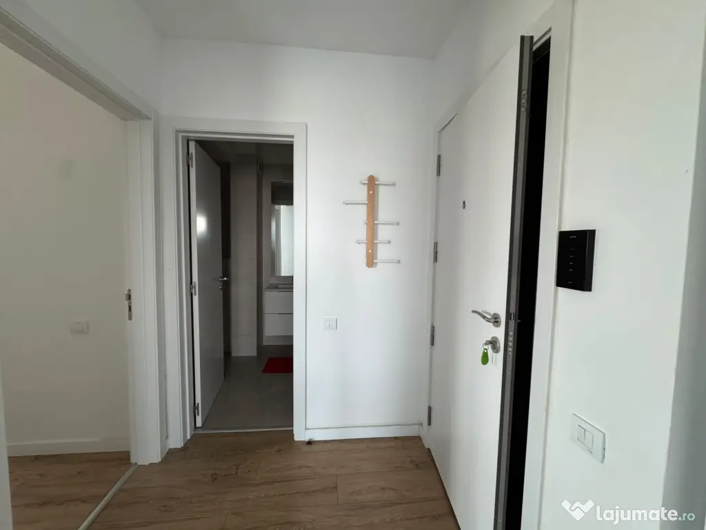 PROPRIETAR vând ap 2 camere cu parcare subterană, S6, preț NEGOCIABIL