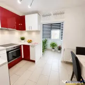 Apartament 3 camere, suprafata extinsa, decomandat, zona ver