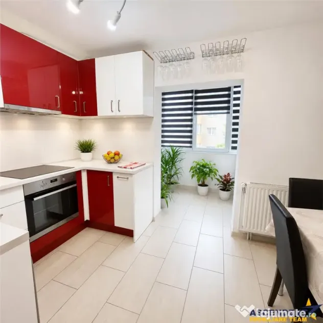 Apartament 3 camere, suprafata extinsa, decomandat, zona ver