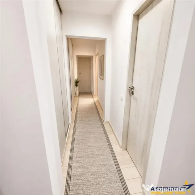 Apartament 3 camere, suprafata extinsa, decomandat, zona ver