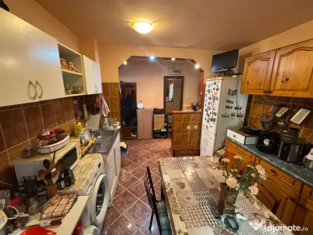 Apartament semi-decomandat, 2 camere, parter, Brazda lui Nov