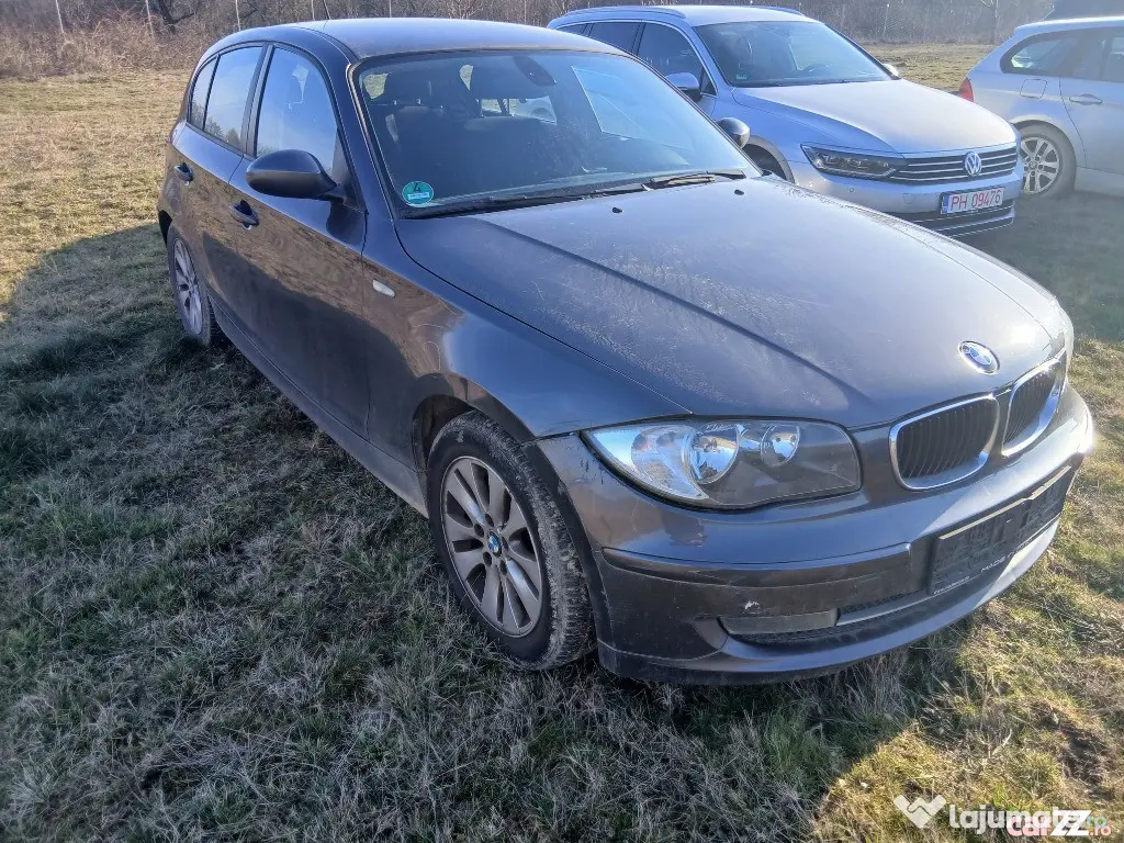 Bmw seria 1,2.0 benzina carte service 229 000 km