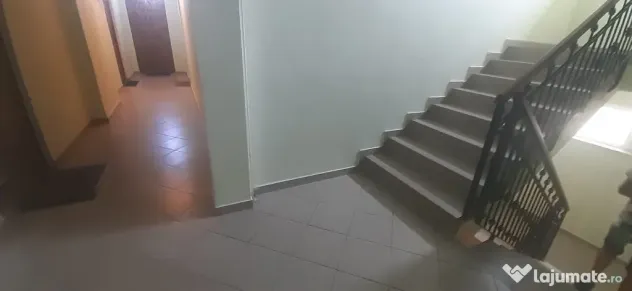 Zona Casa Tineretului, apartament cu o camera, etaj 1