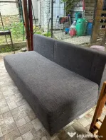 Canapea albastru închis