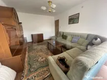 Apartament cu 3 camere, 2 băi și garaj, Zonă excelentă,