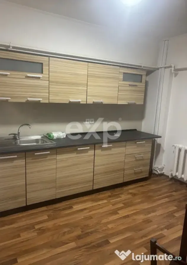 De vânzare apartament 2 camere , et 6/8– Zona Trocadero,