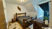 Refugiu pretios:jacuzzi, lemn masiv,2.000 mp teren,4 dormito 