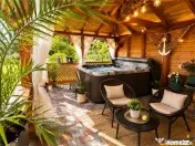 Refugiu pretios:jacuzzi, lemn masiv,2.000 mp teren,4 dormito 