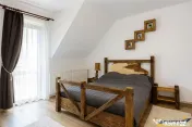 Refugiu pretios:jacuzzi, lemn masiv,2.000 mp teren,4 dormito 