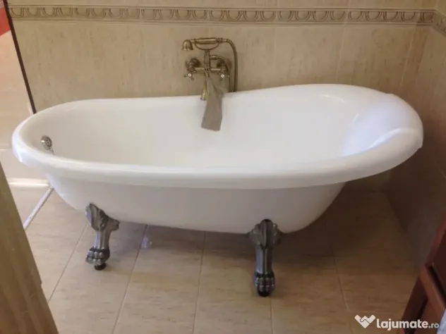 închiriez ap cu 2 camere