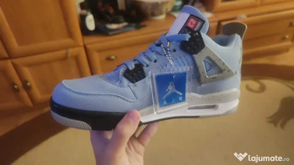Jordan 4university blue