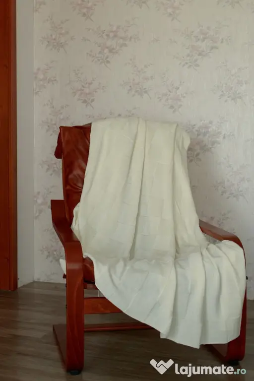 Vand paturi tricotate din 100% lana naturala