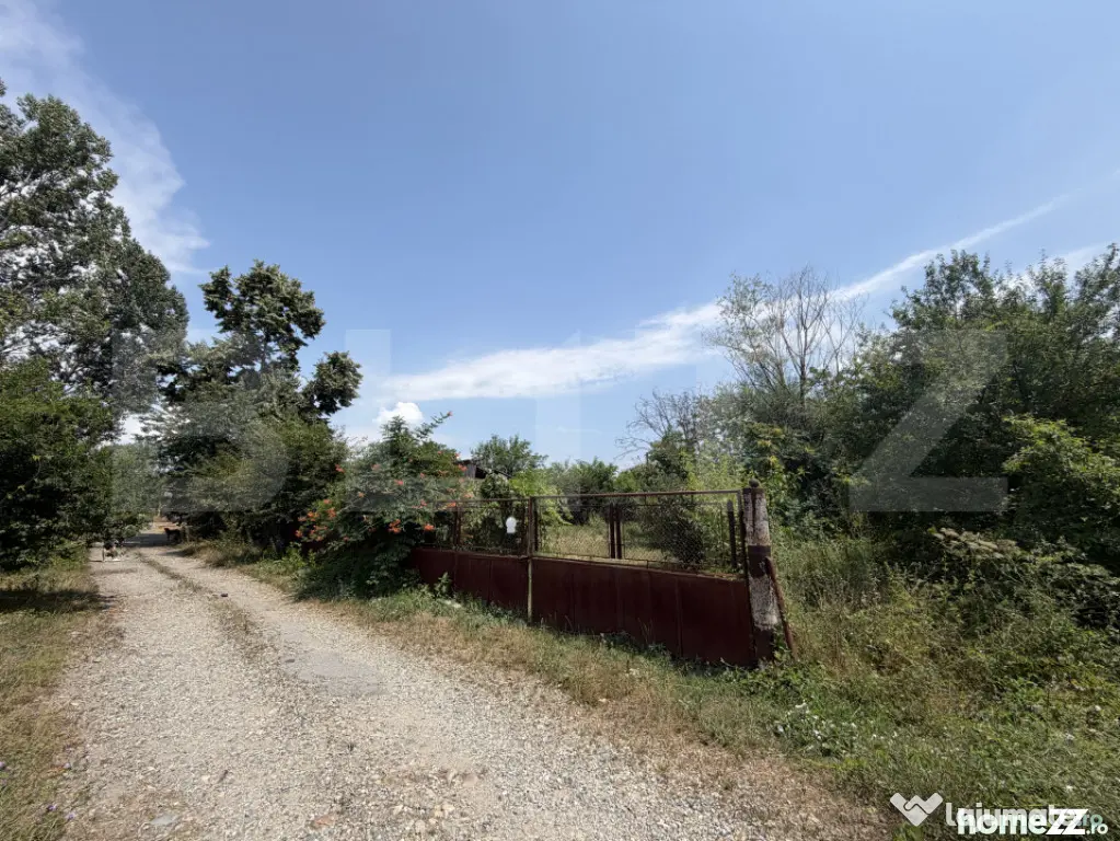Teren intravilan 775 mp, zona Islaz - Targu Jiu (Gorj)