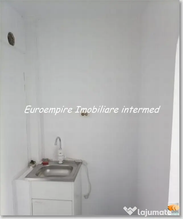 Garsoniera zona Billa