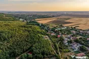 Teren în Miniș, pe deal, 1.150 mp, front 26 m, Drumul Vinului 