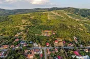 Teren în Miniș, pe deal, 1.150 mp, front 26 m, Drumul Vinului 