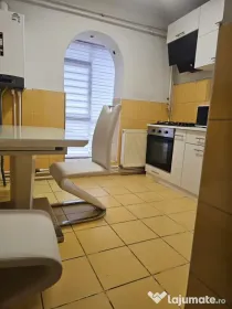 Vând apartament cu 3 camere