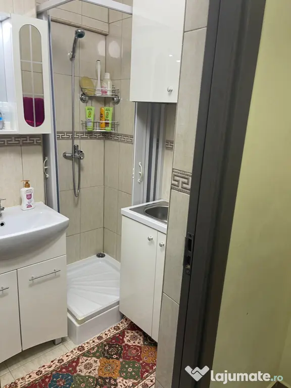 Garsonieră etaj 2 str Zefirului