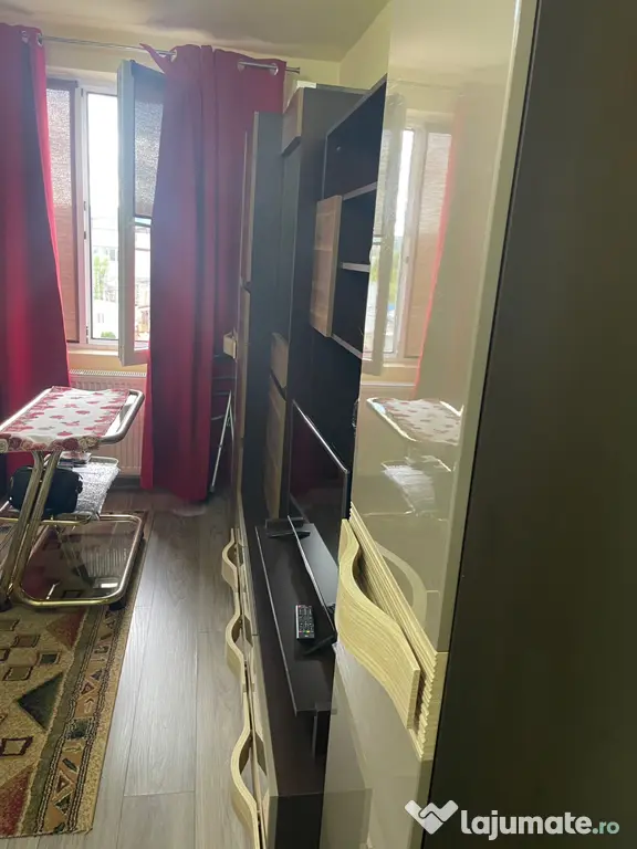 Garsonieră etaj 2 str Zefirului