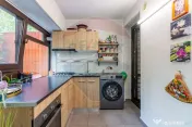 Apartament cu 2 camere si curte proprie de vânzare în z...