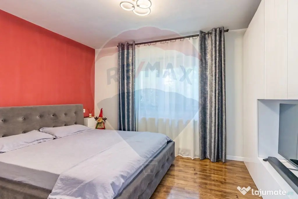 Apartament cu 2 camere si curte proprie de vânzare în z...