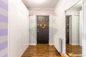 Apartament cu 2 camere si curte proprie de vânzare în z...