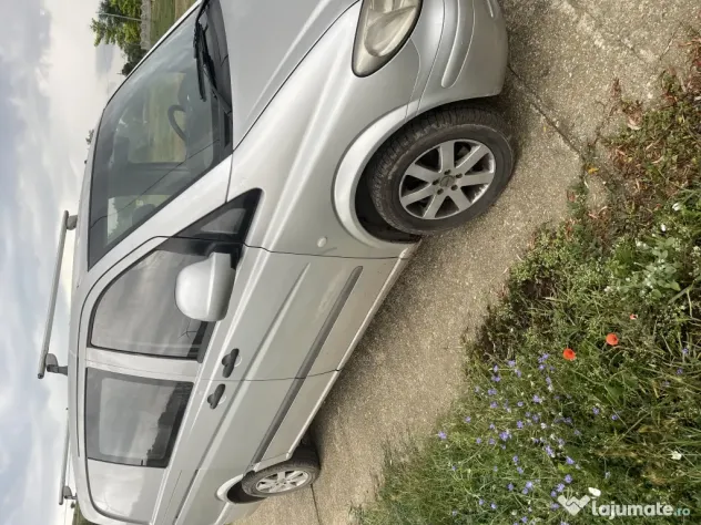Vând Mercedes Vito