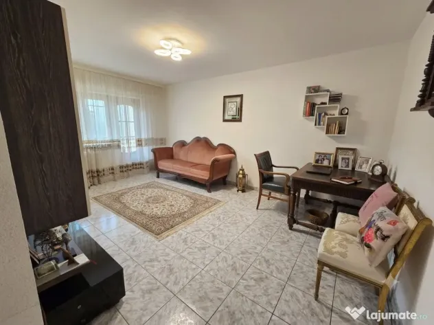 Apartament 3 Camere Piata Unirii 83 mp | Bloc Tip Vilă cu Parcare