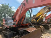 Cilindru hidraulic excavator pe roti Fiat Kobelco E175W