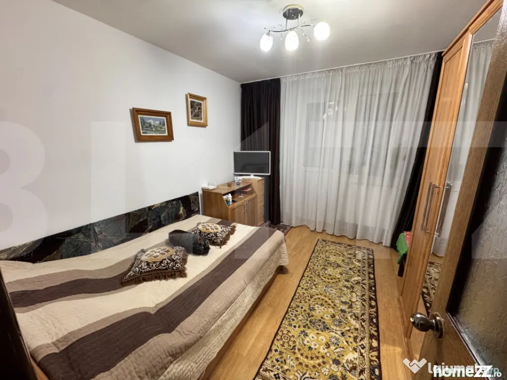 Apartament cu 3 camere semidecomandat – B-dul Mihai Emines