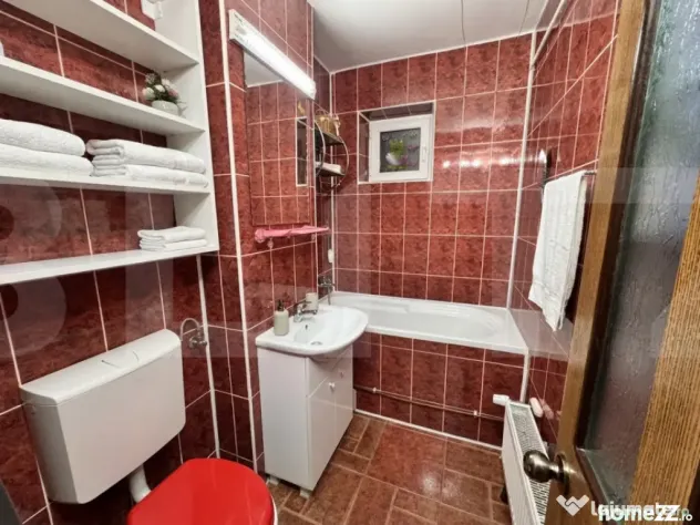 Apartament cu 3 camere semidecomandat – B-dul Mihai Emines