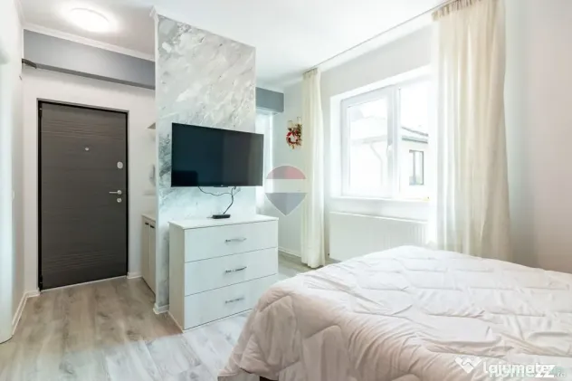 Casă / Vilă de vanzare cu 14 camere, 14 bai, teren 650 ... - Balotesti (Bucuresti-Ilfov)